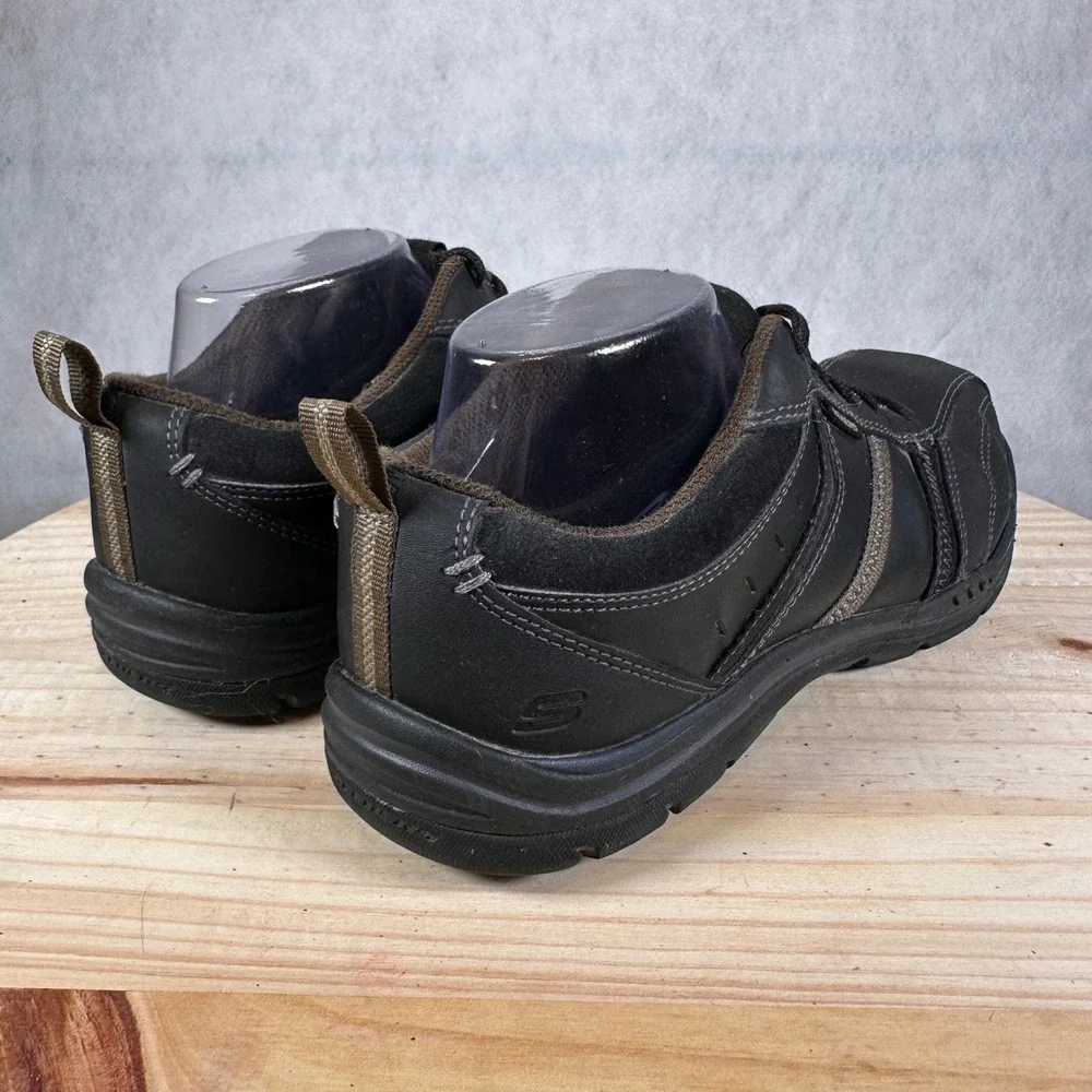 Skechers Handcrafted Sneakers Mens 9 Black Brown Good Leather Casual Rugged